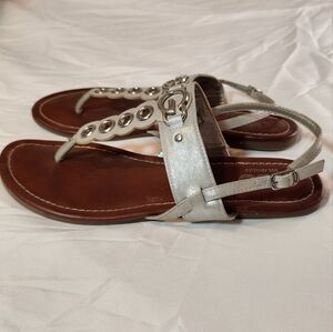 GBG Los Angeles Guess Silver Strappy Sandals 8.5 Has Some Wear